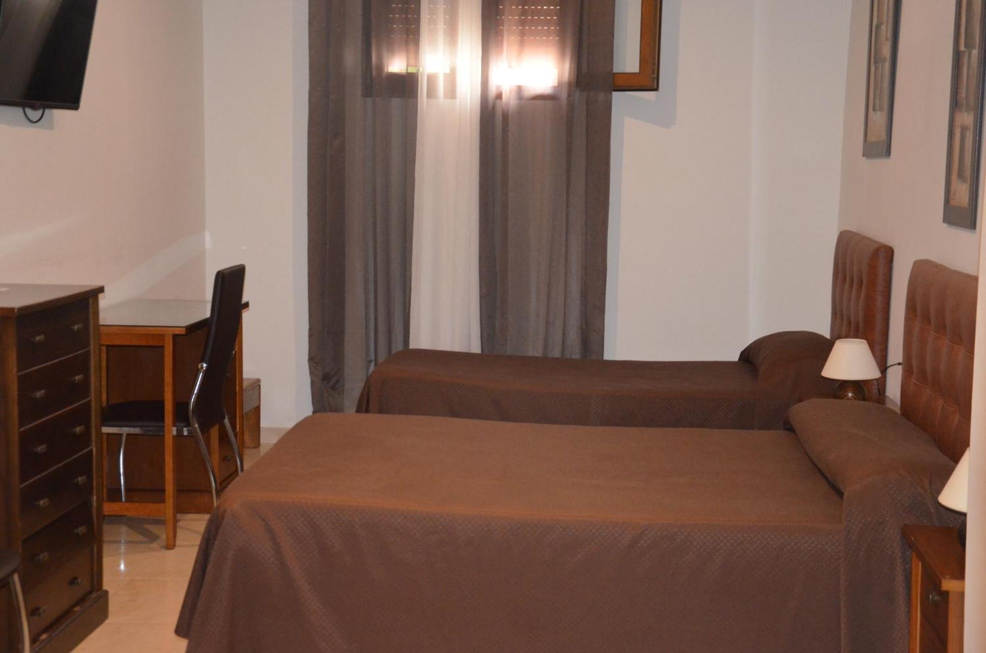 Hostal Mont Royal アリカンテ エクステリア 写真